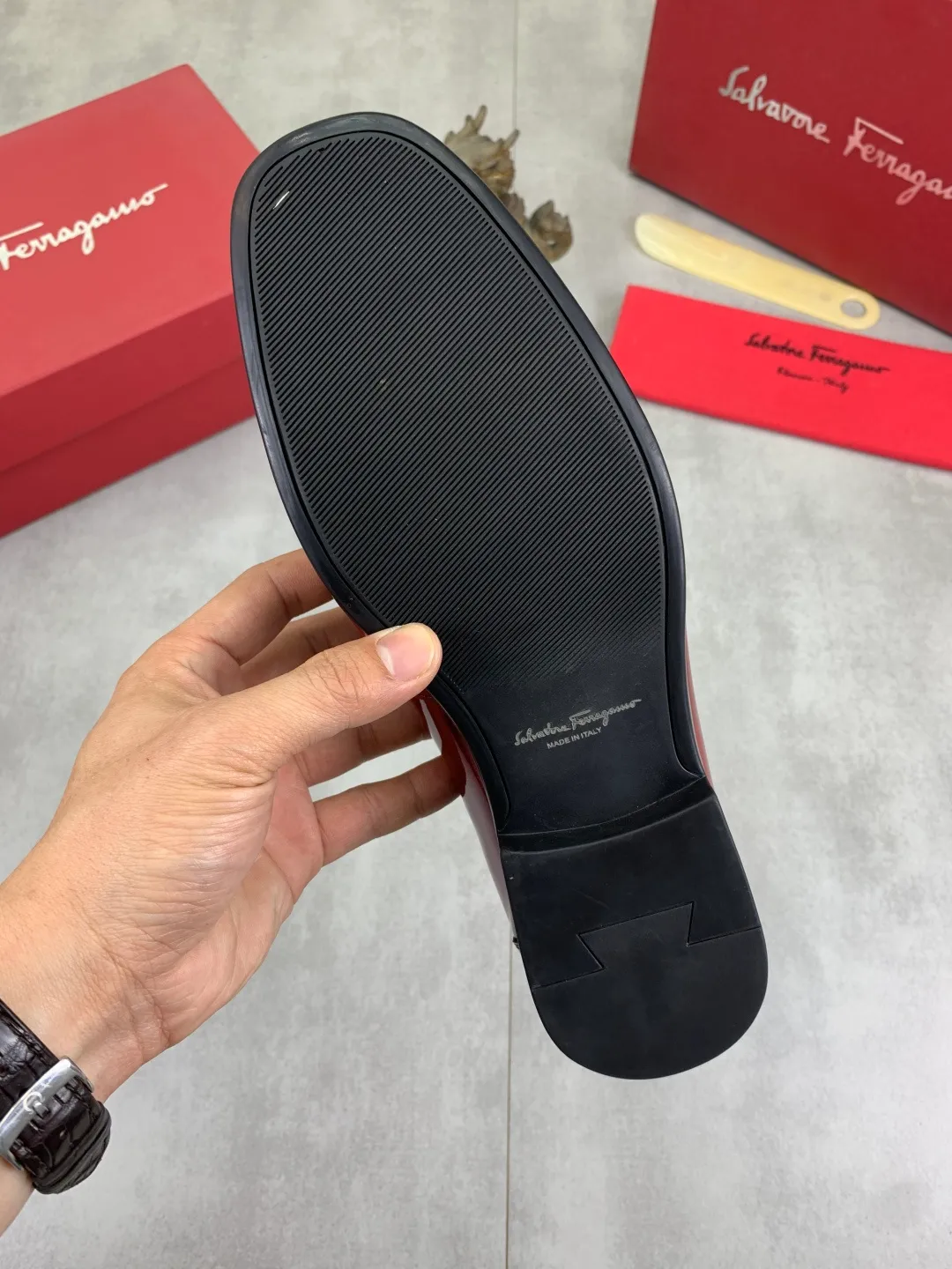 Men's Men's Shoes 💰P480💰[New Style] Water-dyed Niuli 🆘[Salvatore Ferragamo] Ferragamo's latest casual business leather shoes for men! Available at counters simultaneously! The fabric is made of specially imported original calfskin, the lining is made of imported water-dyed cowhide, and the original combination outsole is absolutely luxurious and leads the fashion trend. Matching code: 38-45; 4️⃣ colors available